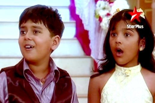 416945_186989658082943_100003157303250_302968_291048496_n - Sapna Babul Ka Bidaai-Culoarea Fericirii
