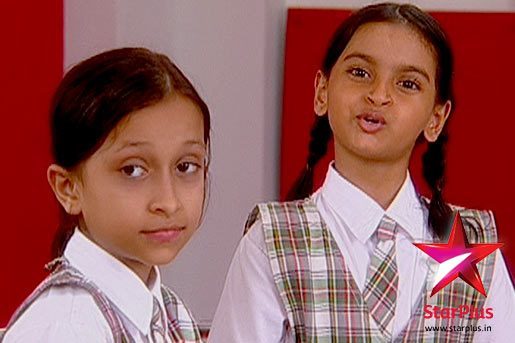 417260_186990658082843_100003157303250_303009_1250487521_n - Sapna Babul Ka Bidaai-Culoarea Fericirii