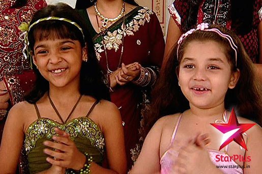 430572_187327401382502_100003157303250_304544_524650905_n - Sapna Babul Ka Bidaai-Culoarea Fericirii