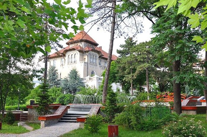 228679_111504705603747_100002326545015_113730_3060510_n - in orasul Slatina