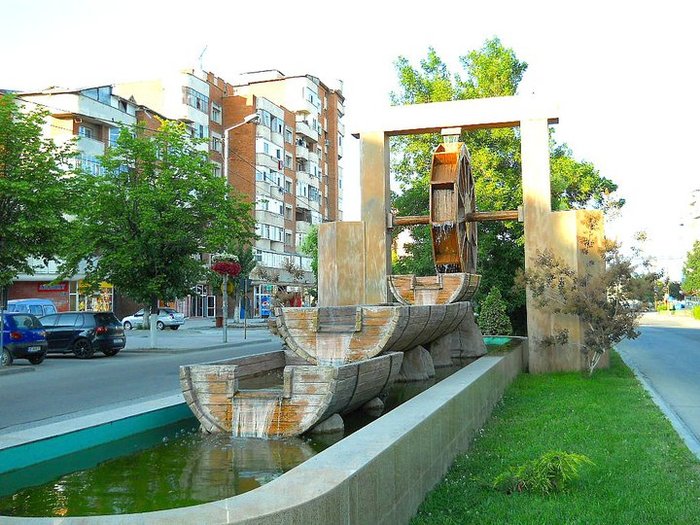 253561_113178215436396_100002326545015_127753_6810855_n