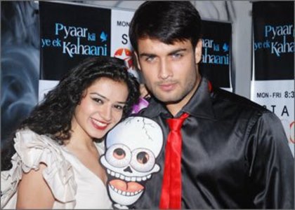 294804_232208543495833_147814405268581_707143_1638510987_n - Abhiya