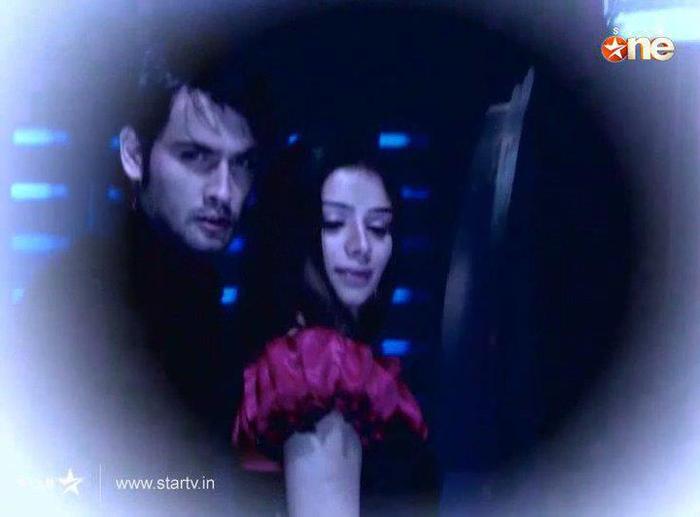 294850_246020415447979_147814405268581_763487_404084320_n - Abhiya