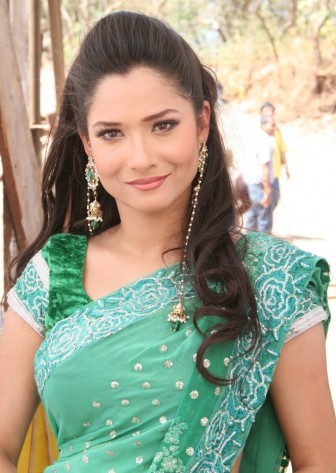 Ankita-Lokhande-8-336x473 - Cui ii sta mai bine in verde