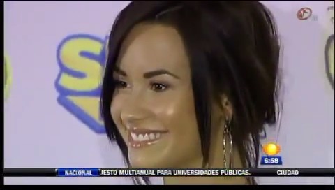 bscap0060 - Demi - Entrevista en Mexico Soy Fan de Danna Paola