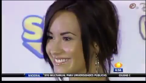 bscap0061 - Demi - Entrevista en Mexico Soy Fan de Danna Paola