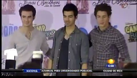 bscap0066 - Demi - Entrevista en Mexico Soy Fan de Danna Paola