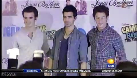 bscap0067 - Demi - Entrevista en Mexico Soy Fan de Danna Paola