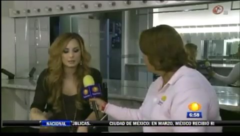 bscap0092 - Demi - Entrevista en Mexico Soy Fan de Danna Paola