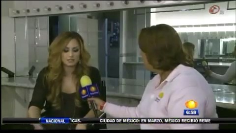 bscap0095 - Demi - Entrevista en Mexico Soy Fan de Danna Paola