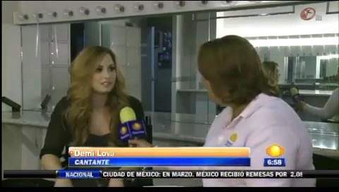 bscap0105 - Demi - Entrevista en Mexico Soy Fan de Danna Paola