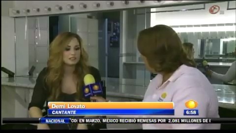 bscap0117 - Demi - Entrevista en Mexico Soy Fan de Danna Paola