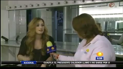 bscap0226 - Demi - Entrevista en Mexico Soy Fan de Danna Paola