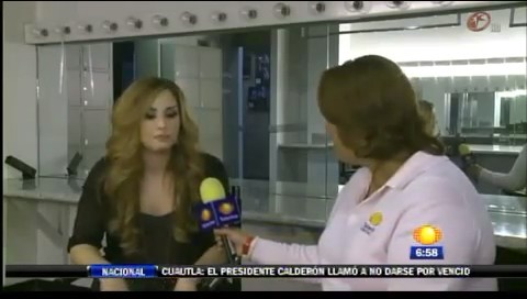 bscap0230 - Demi - Entrevista en Mexico Soy Fan de Danna Paola
