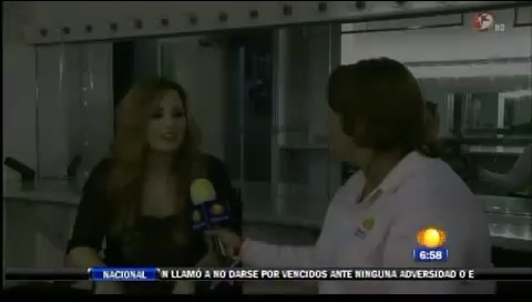 bscap0254 - Demi - Entrevista en Mexico Soy Fan de Danna Paola