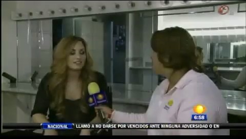 bscap0255 - Demi - Entrevista en Mexico Soy Fan de Danna Paola
