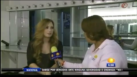 bscap0264 - Demi - Entrevista en Mexico Soy Fan de Danna Paola
