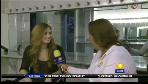 bscap0319 - Demi - Entrevista en Mexico Soy Fan de Danna Paola