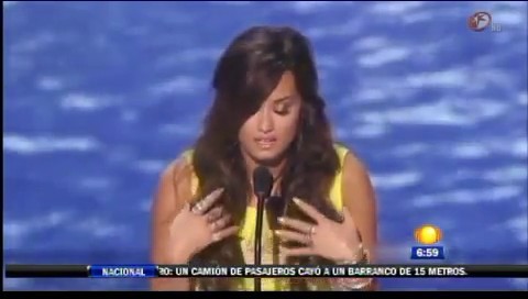 bscap0347 - Demi - Entrevista en Mexico Soy Fan de Danna Paola