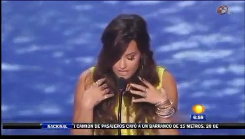 bscap0350 - Demi - Entrevista en Mexico Soy Fan de Danna Paola