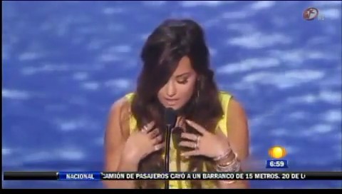 bscap0351 - Demi - Entrevista en Mexico Soy Fan de Danna Paola