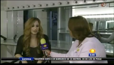 bscap0357 - Demi - Entrevista en Mexico Soy Fan de Danna Paola