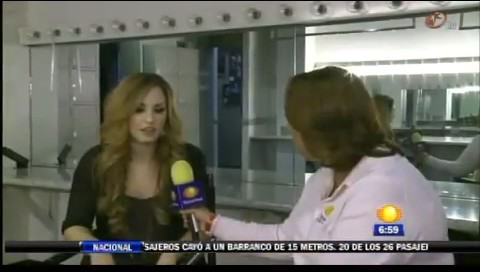 bscap0358 - Demi - Entrevista en Mexico Soy Fan de Danna Paola
