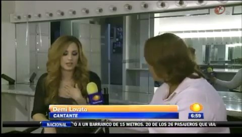bscap0364 - Demi - Entrevista en Mexico Soy Fan de Danna Paola