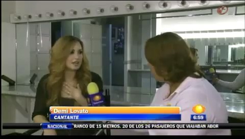 bscap0370 - Demi - Entrevista en Mexico Soy Fan de Danna Paola