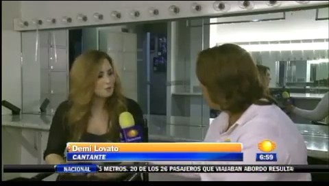 bscap0376 - Demi - Entrevista en Mexico Soy Fan de Danna Paola