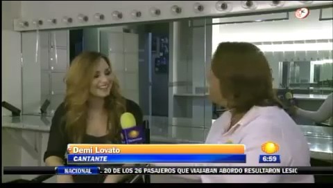 bscap0381 - Demi - Entrevista en Mexico Soy Fan de Danna Paola