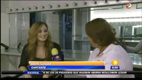 bscap0382 - Demi - Entrevista en Mexico Soy Fan de Danna Paola