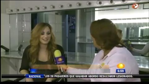 bscap0385 - Demi - Entrevista en Mexico Soy Fan de Danna Paola