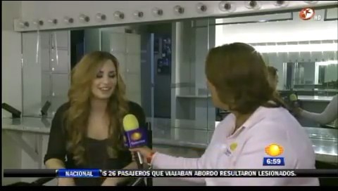 bscap0386 - Demi - Entrevista en Mexico Soy Fan de Danna Paola
