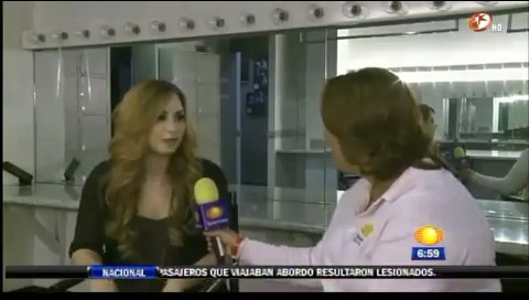 bscap0389 - Demi - Entrevista en Mexico Soy Fan de Danna Paola