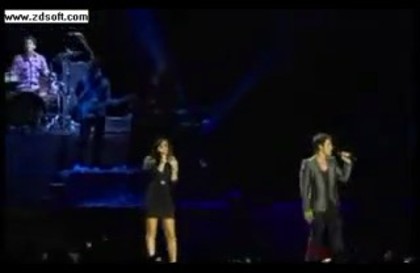 bscap0526 - Demilush and Jonas Brothers - Wouldnt Change a Thing - Foro Sol Octomber 24 2010 Part oo2