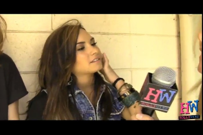 bscap0009 - Demi Lovato And Travis Clark Tape THANK YOU Message to Fans at Warped Tour