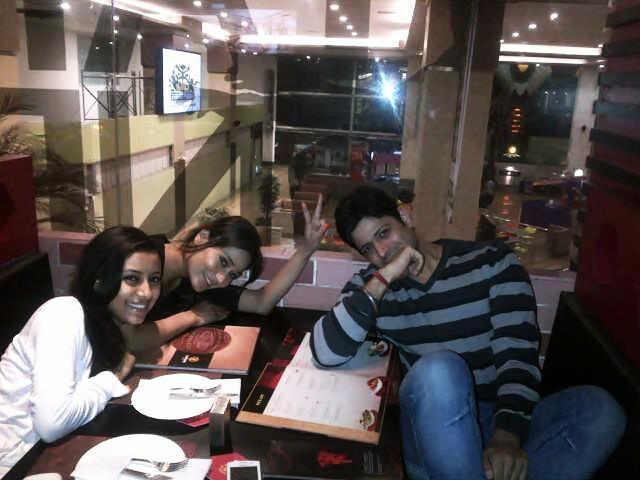 579141_271758696250022_100002476828719_582499_1584926624_n - xxSadhna-Sara Khanxx