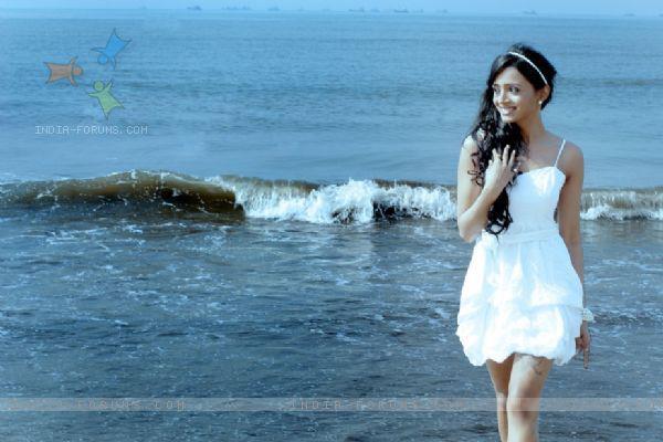 540035_213123602136215_100003157303250_373261_1829153677_n - xxParul Chauhan - Raginixx