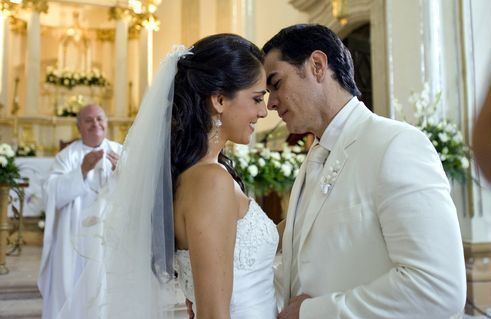 67179972_VUGIQYC - xxSandra Echeverria si David Zepeda-Lucia si Ivanxx