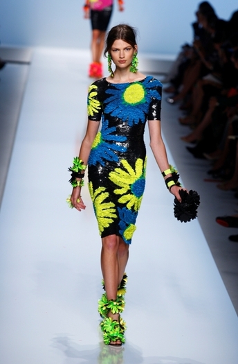 SCLIPITOARE SI INFLORATA