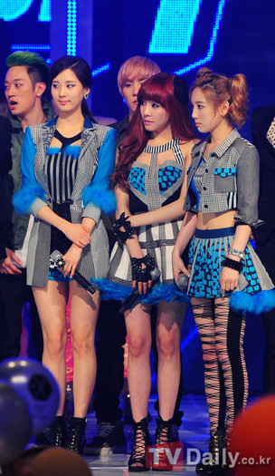 taetiseo mcountdown debut (3)