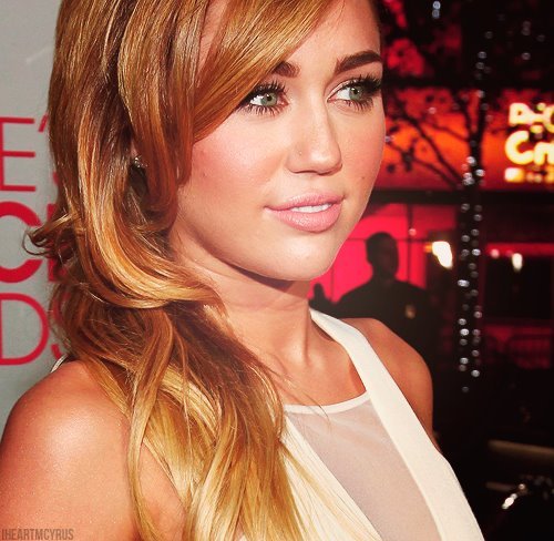  - 0_Miley Is Our Queen_0