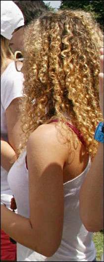 377908_289263861126021_217875138264894_921613_1870504348_n - x-Alexia Talavutis