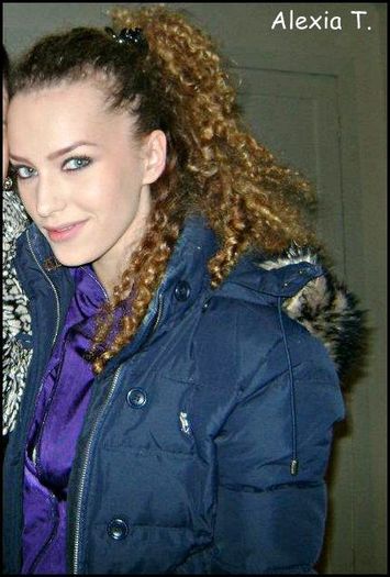 384851_296476937071380_217875138264894_944940_1977201791_n - x-Alexia Talavutis