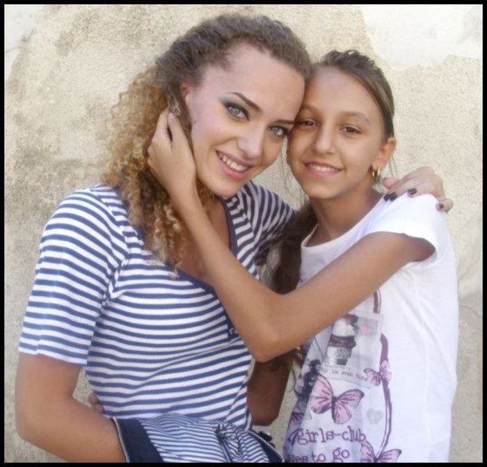 385126_284884058230668_217875138264894_905516_1689998566_n - x-Alexia Talavutis