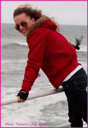 393779_302495719802835_217875138264894_960580_516292066_n - x-Alexia Talavutis
