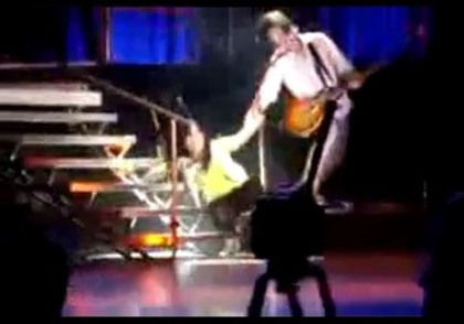 bscap0062 - Demilush - Falls On Stage And Laughs