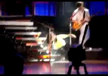 bscap0073 - Demilush - Falls On Stage And Laughs