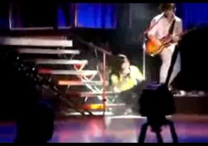 bscap0076 - Demilush - Falls On Stage And Laughs